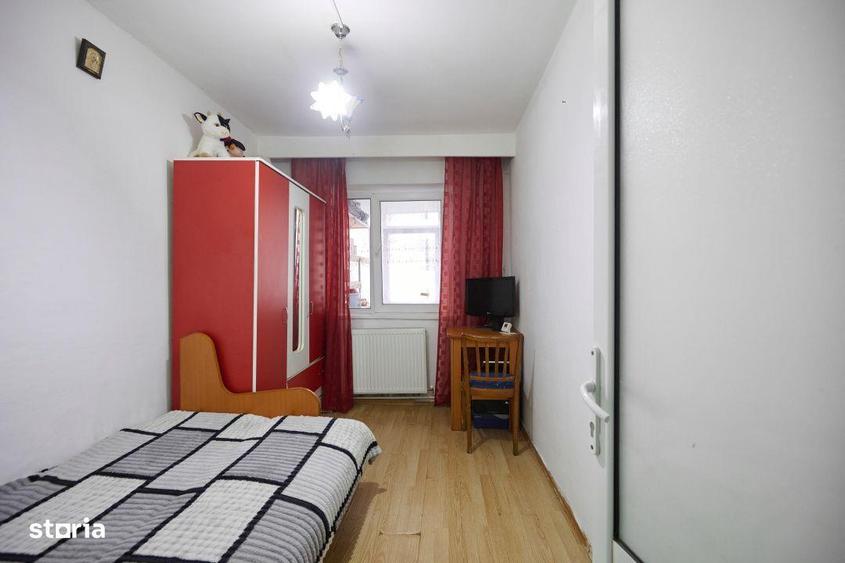 Apartament cu 3 camere semidecomandat în Trivale