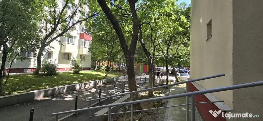 Apartament cu 2 camere semidecomandat în Brâncoveanu