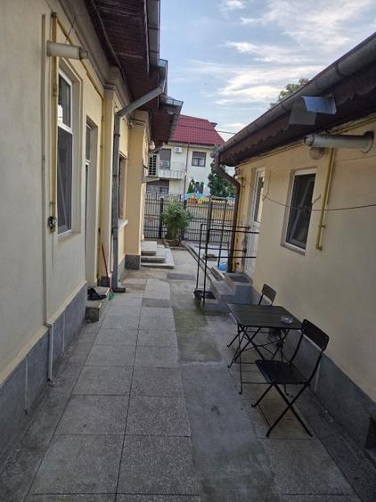 Casă individuală cu 5 camere cu Canalizare în Obor