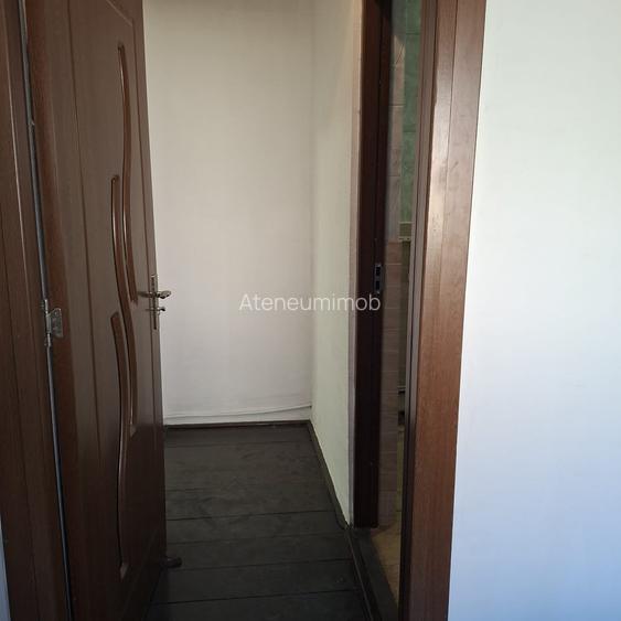 Apartament cu farmec interbelic, în vila , cu acces separat și pod mansardabil