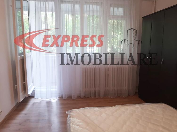 Apartament cu 3 camere decomandat în Dristor