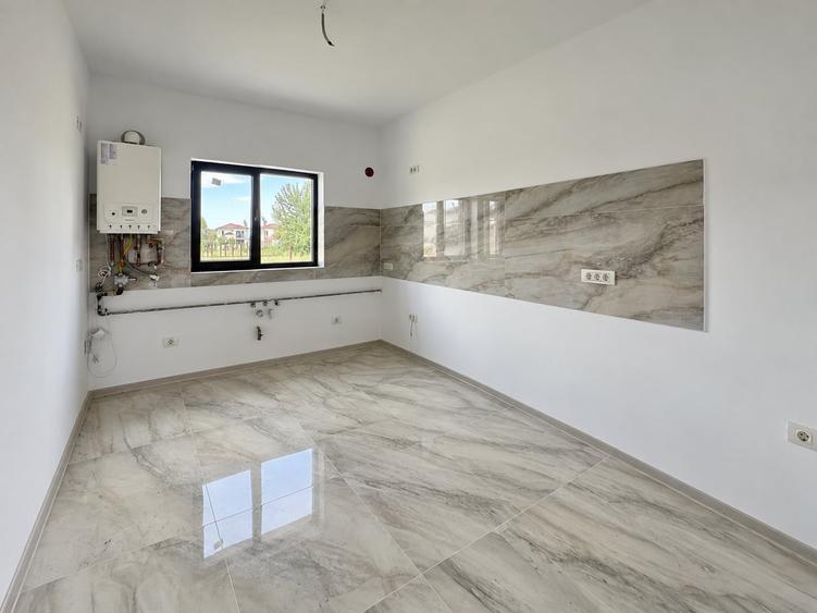 Duplex cu 5 camere cu Canalizare în Moșnița Nouă