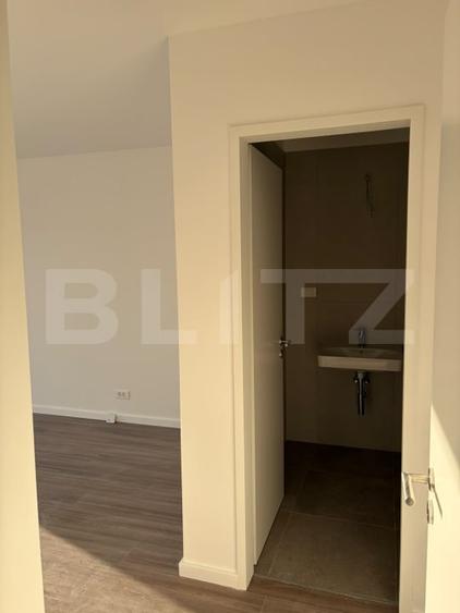 Apartament cu 3 camere semidecomandat în Semicentral