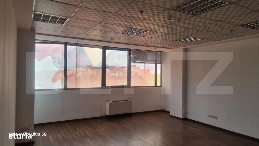 Spațiu comercial, de 1,600 mp, în Central