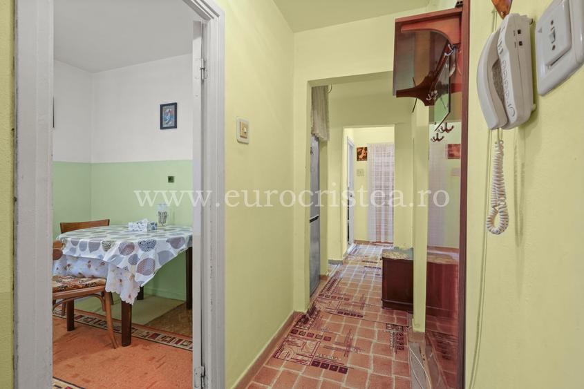 Apartament cu 3 camere decomandat în Central
