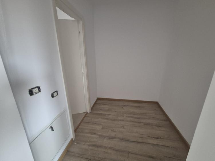 Duplex cu 3 camere cu Canalizare în Domnești