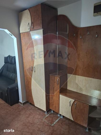 Apartament cu 3 camere, mobilat în Central