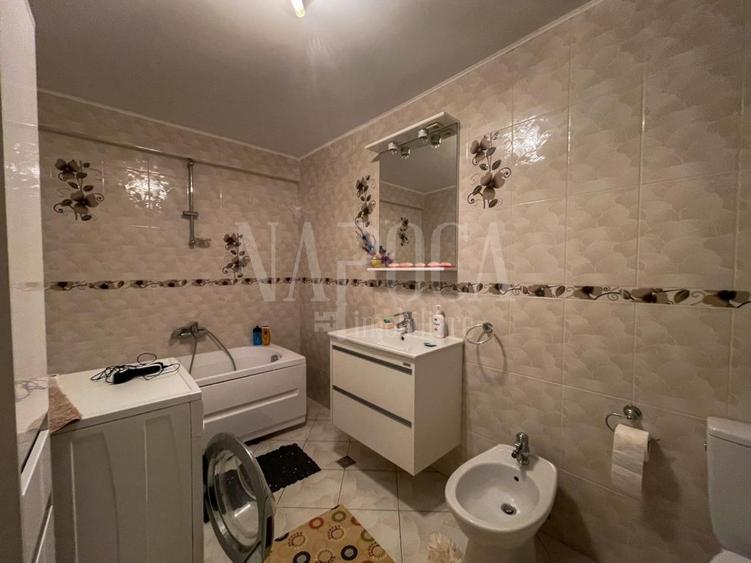 Apartament cu 4 camere semidecomandat în Florești