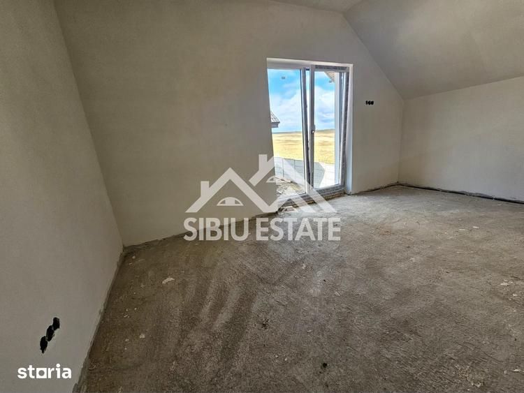 Casă cu 4 camere cu Teren 440 Mp în Șura Mică