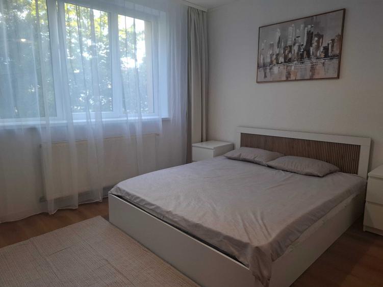 Apartament cu 2 camere decomandat în Titulescu