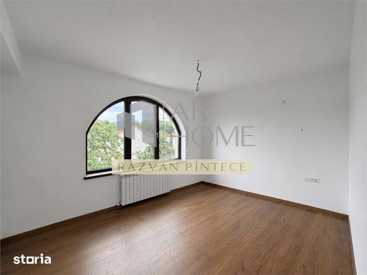 Casă cu 4 camere cu Teren 783 Mp în Cornu
