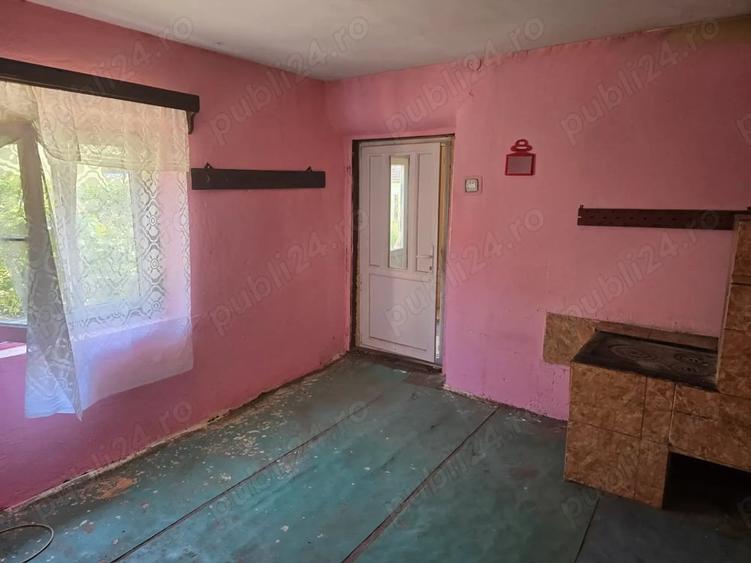 Casă cu 5 camere în Giubega