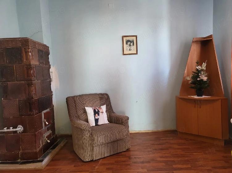 Casă cu 6 camere cu Teren 100 Mp în Central