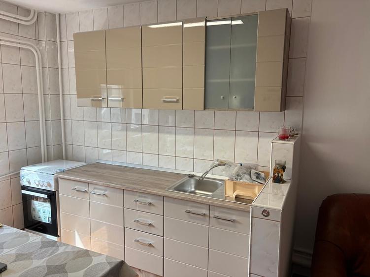 Apartament cu 2 camere semidecomandat în Pantelimon