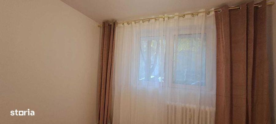 Apartament cu 2 camere decomandat în Victoriei