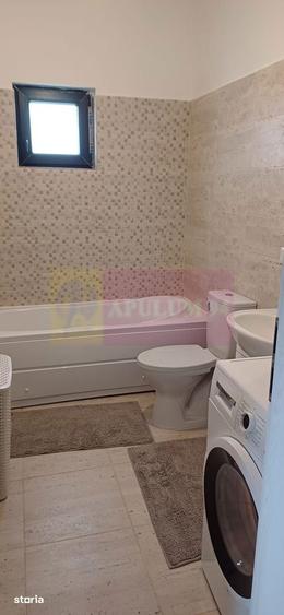 Apartament cu 3 camere semidecomandat, mobilat în Apărătorii Patriei