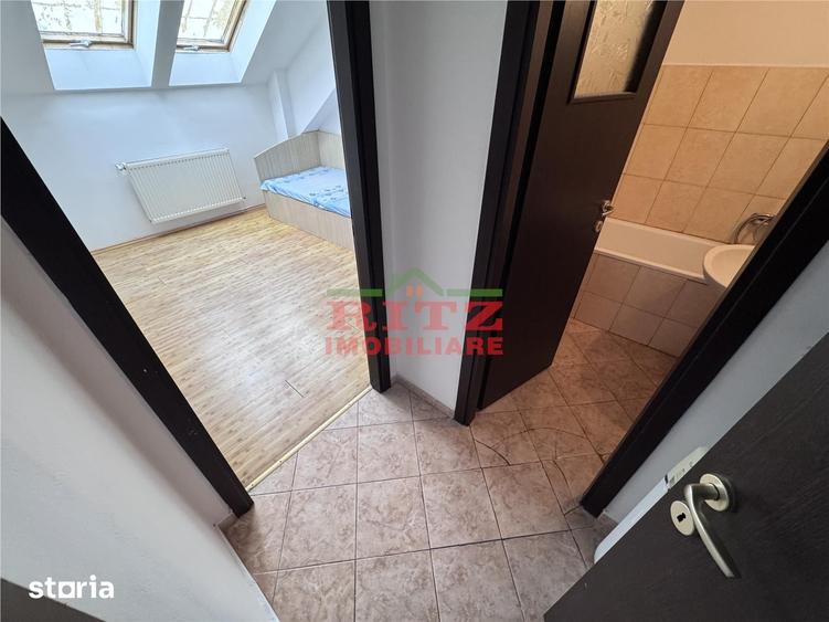 Apartament cu 3 camere semidecomandat în Central