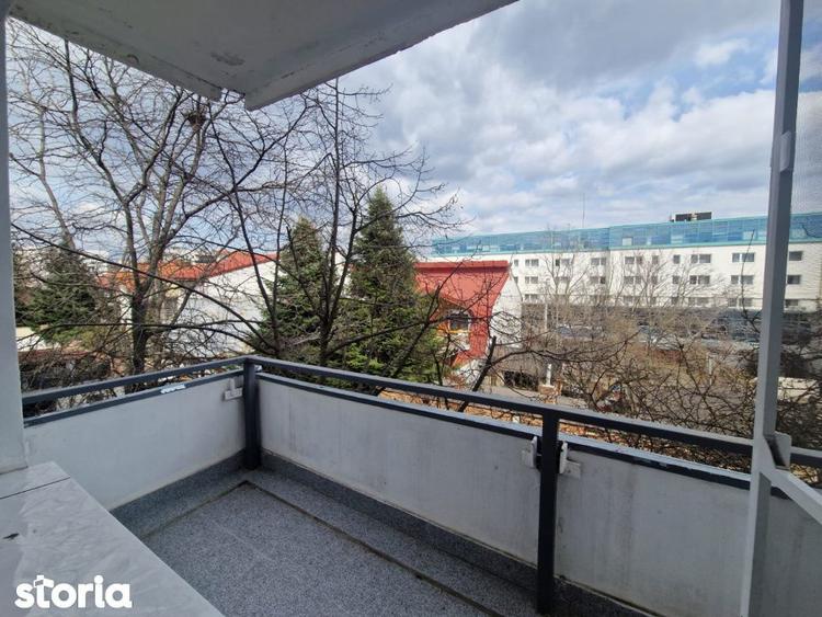 Apartament cu 3 camere decomandat în Tei