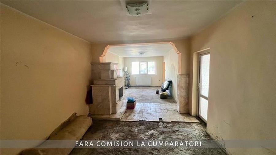 Casă individuală cu 5 camere cu Canalizare în 1 Mai