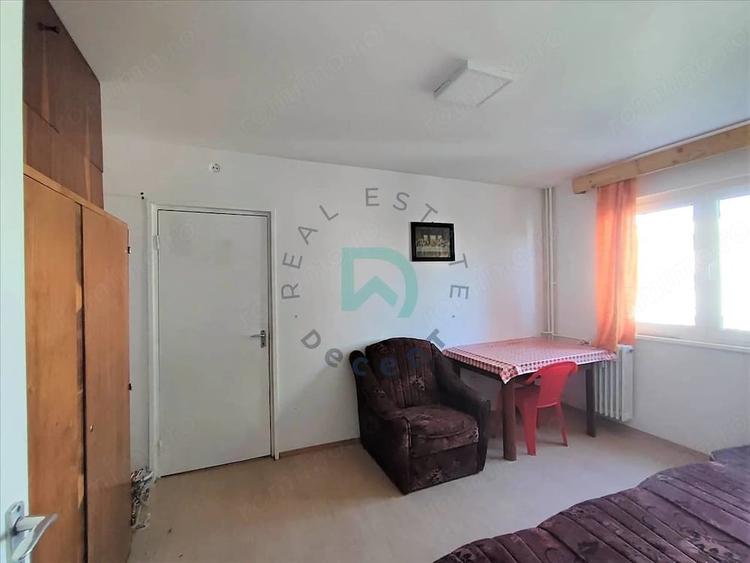 Apartament cu 2 camere semidecomandat în Florilor