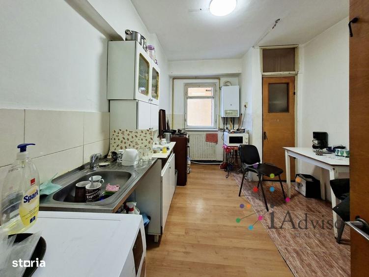 Apartament cu 3 camere decomandat în Răcădău