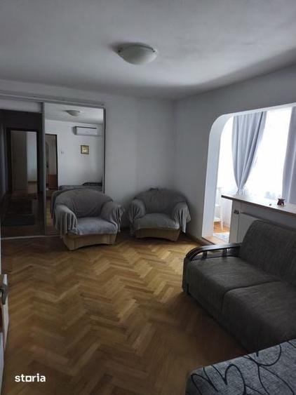 Inchiriez apartament 3 camere - 4