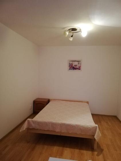 Apartament cu 2 camere semidecomandat în Sârbi