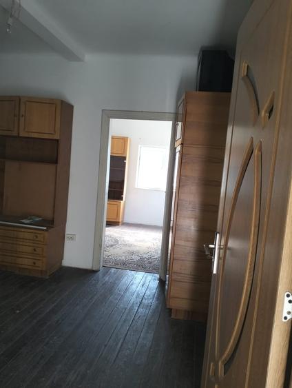 Casă cu 12 camere cu Teren 215 Mp în 13 Septembrie