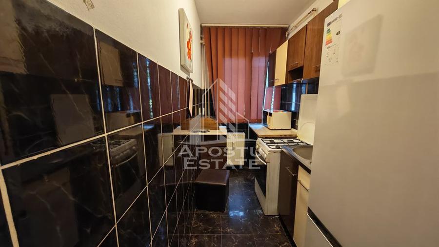 Apartament cu 2 camere nedecomandat, mobilat în Dacia