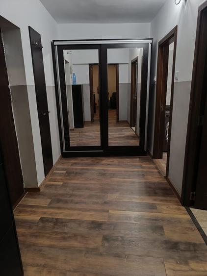 Apartament cu 3 camere decomandat în Crângași