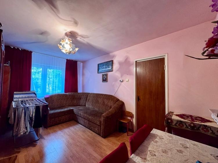 Apartament cu 3 camere semidecomandat, mobilat în Mănăștur