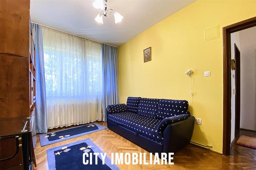 Apartament cu 3 camere decomandat, mobilat în Central