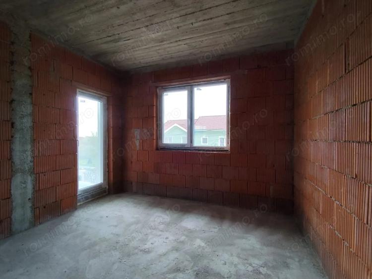 Casă cu 5 camere cu Teren 405 Mp în Oncea