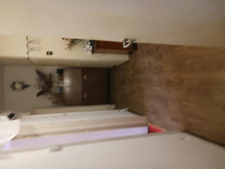Apartament cu 3 camere semidecomandat în Baba Novac