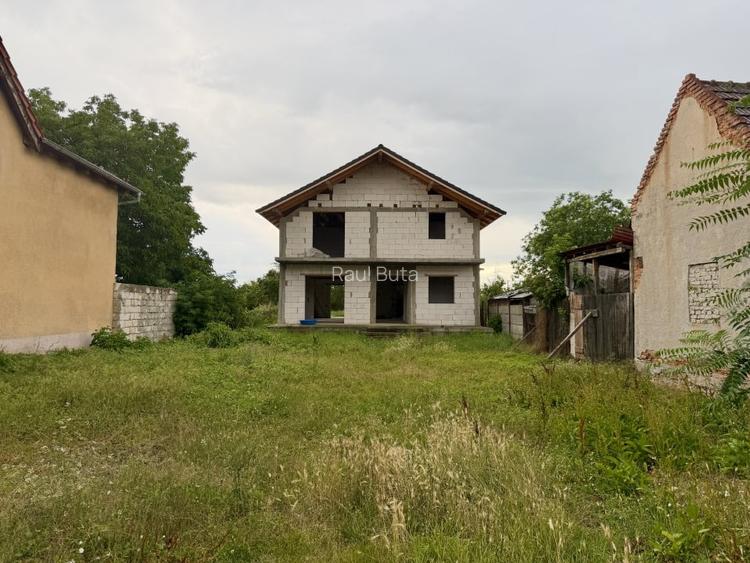 Casa Individuală la roșu | 180 mp | Terasa | 1500 mp teren | zona Barabant