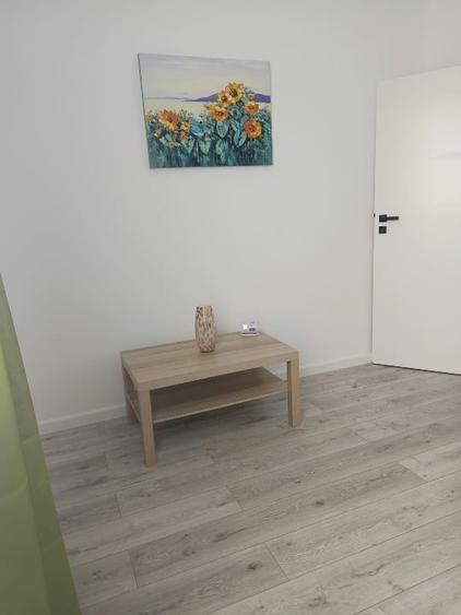 Apartament cu 2 camere decomandat, mobilat în Central