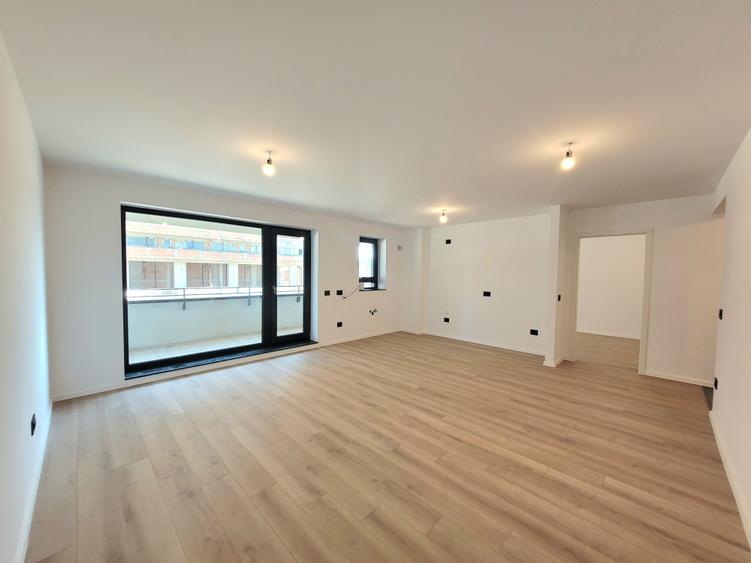 Apartament cu 2 camere nedecomandat în Tractorul