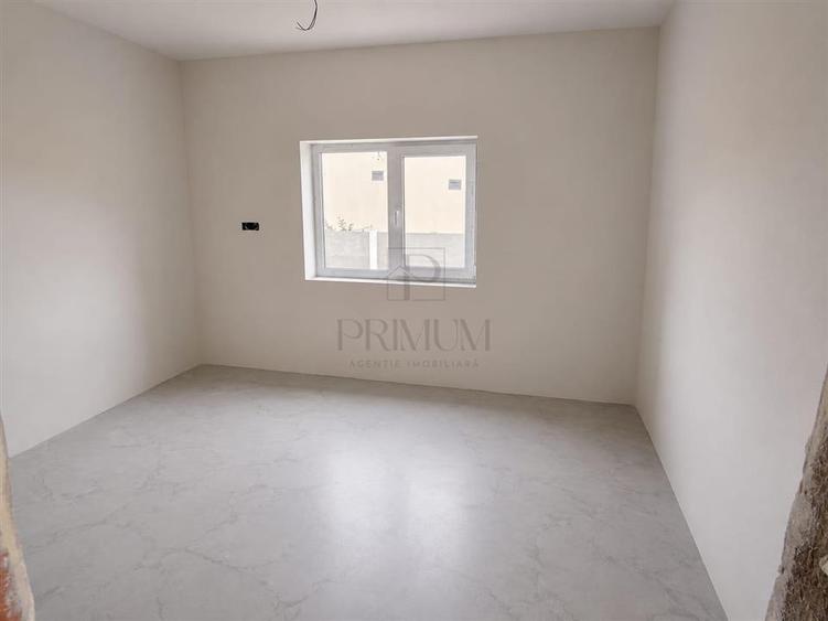 Duplex cu 4 camere cu Canalizare în Moșnița Veche