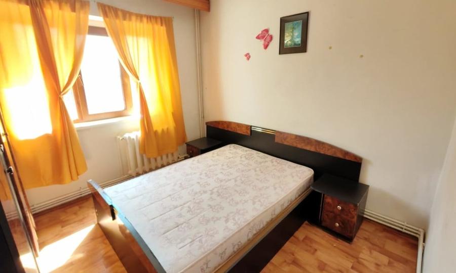 Apartament decomandat Micro 21 etaj 2 - 4