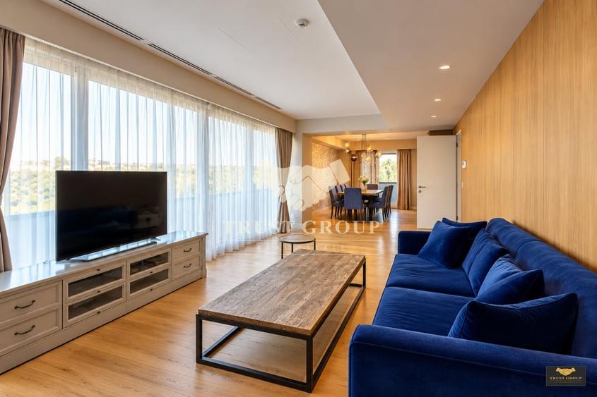Penthouse cu 4 camere semidecomandat, mobilat în Ultracentral