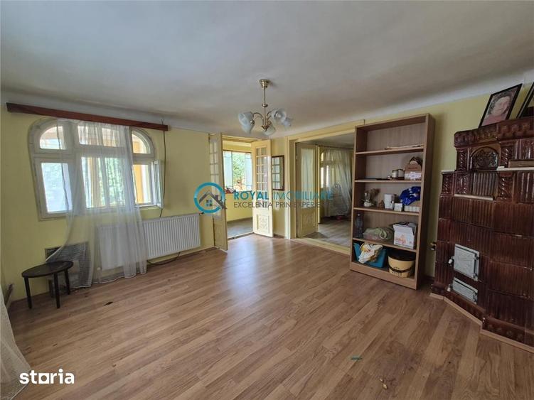 Casă cu 6 camere cu Teren 339 Mp în Gheorghe Doja