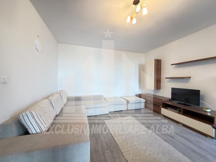 Apartament cu 3 camere decomandat în Cetate