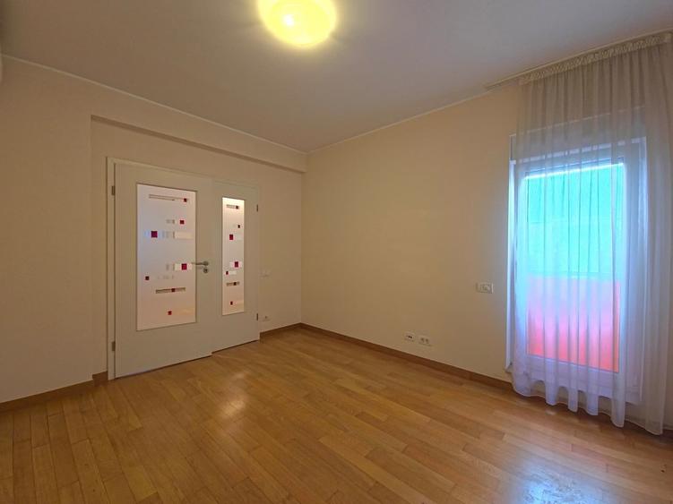 Apartament cu 4 camere în Dorobanți