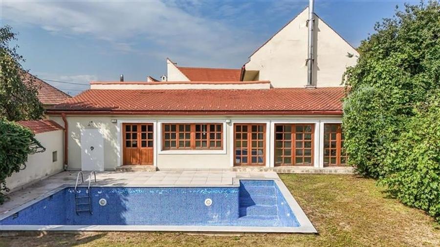 Casă individuală cu 7 camere cu Piscina în Cristian