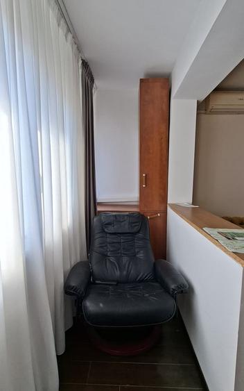 Apartament cu 3 camere semidecomandat în Drumul Taberei