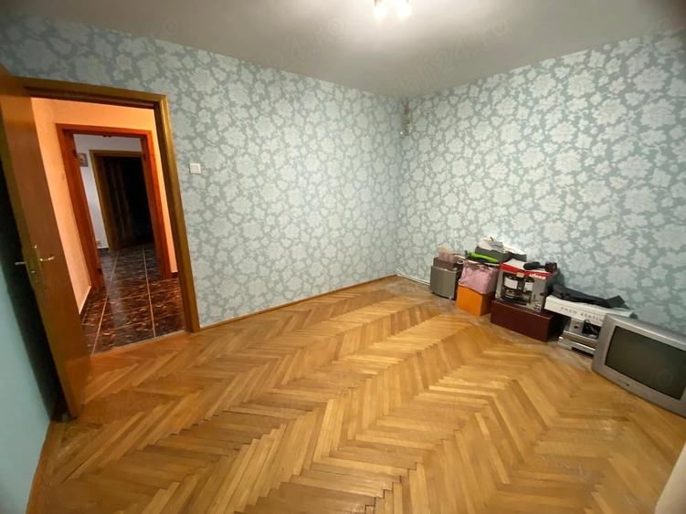Apartament cu 3 camere decomandat în Orizont