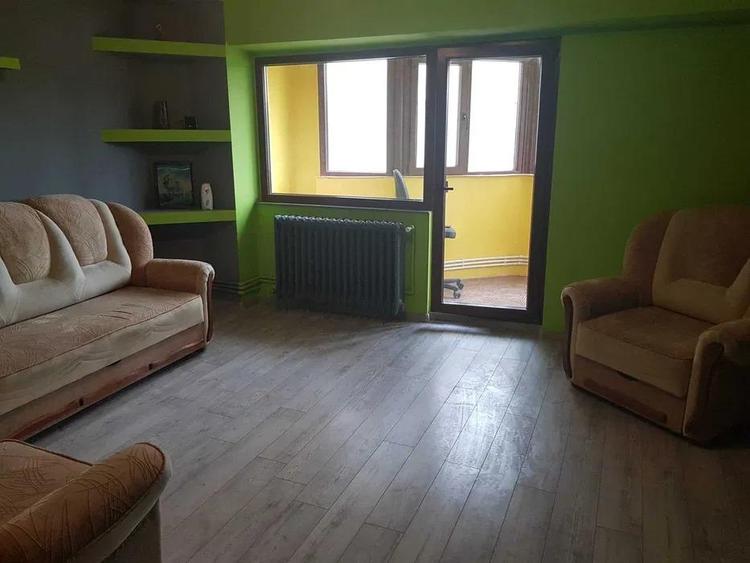 Garsonieră decomandată, mobilată în Nicolina