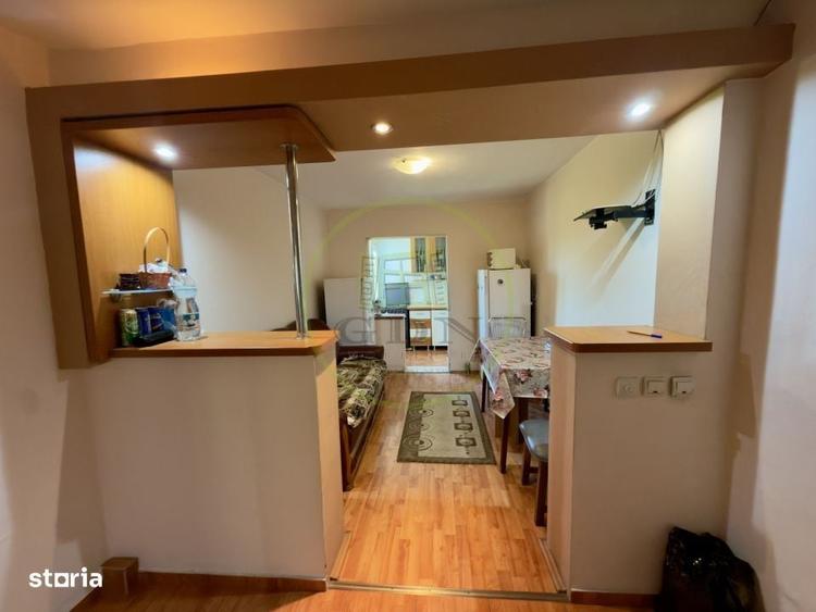 Apartament cu 3 camere decomandat în Craiovița Nouă