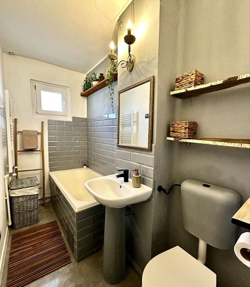 Apartament cu 2 camere semidecomandat în Casa de Cultură