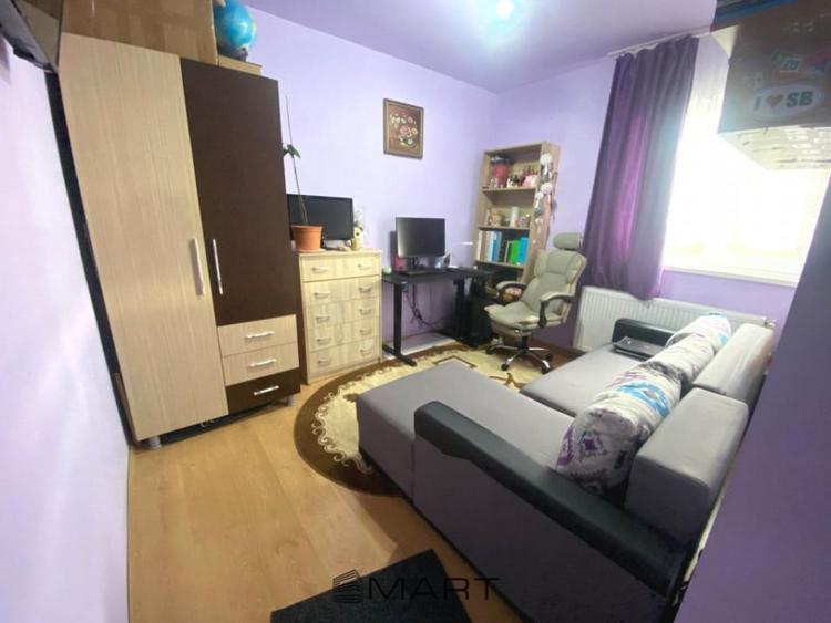 Apartament cu 3 camere decomandat în Gușterița
